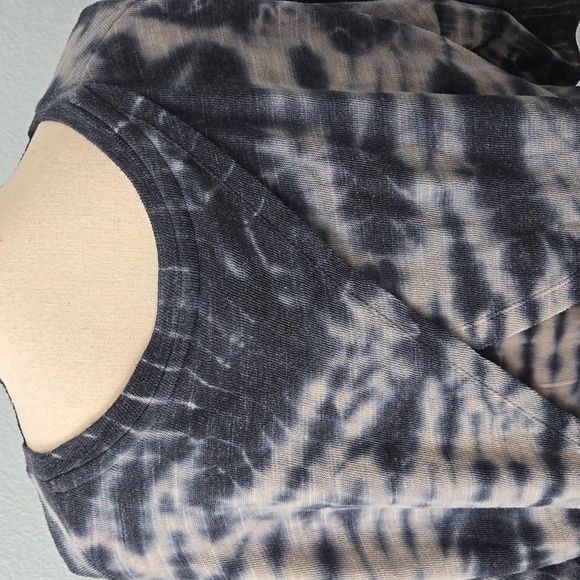 Young Fabulous & Broke Split Back Chiffon 3/4 sleeves Top Blue Tie Dye Sz Large - Picture 6 of 10